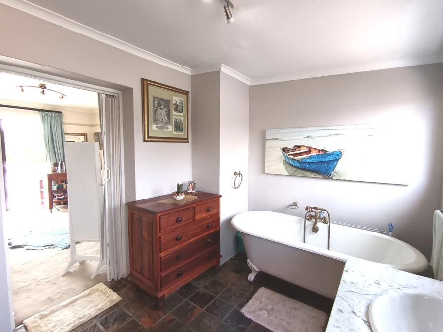 7 Bedroom Property for Sale in Walmer Eastern Cape